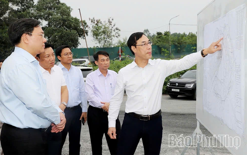 Chủ tịch UBND tỉnh thăm, làm việc tại 3 xã Thanh Ba, Quảng Yên, Hoàng Cương Chủ tịch UBND tỉnh thăm, làm việc tại 3 xã Thanh Ba, Quảng Yên, Hoàng Cương