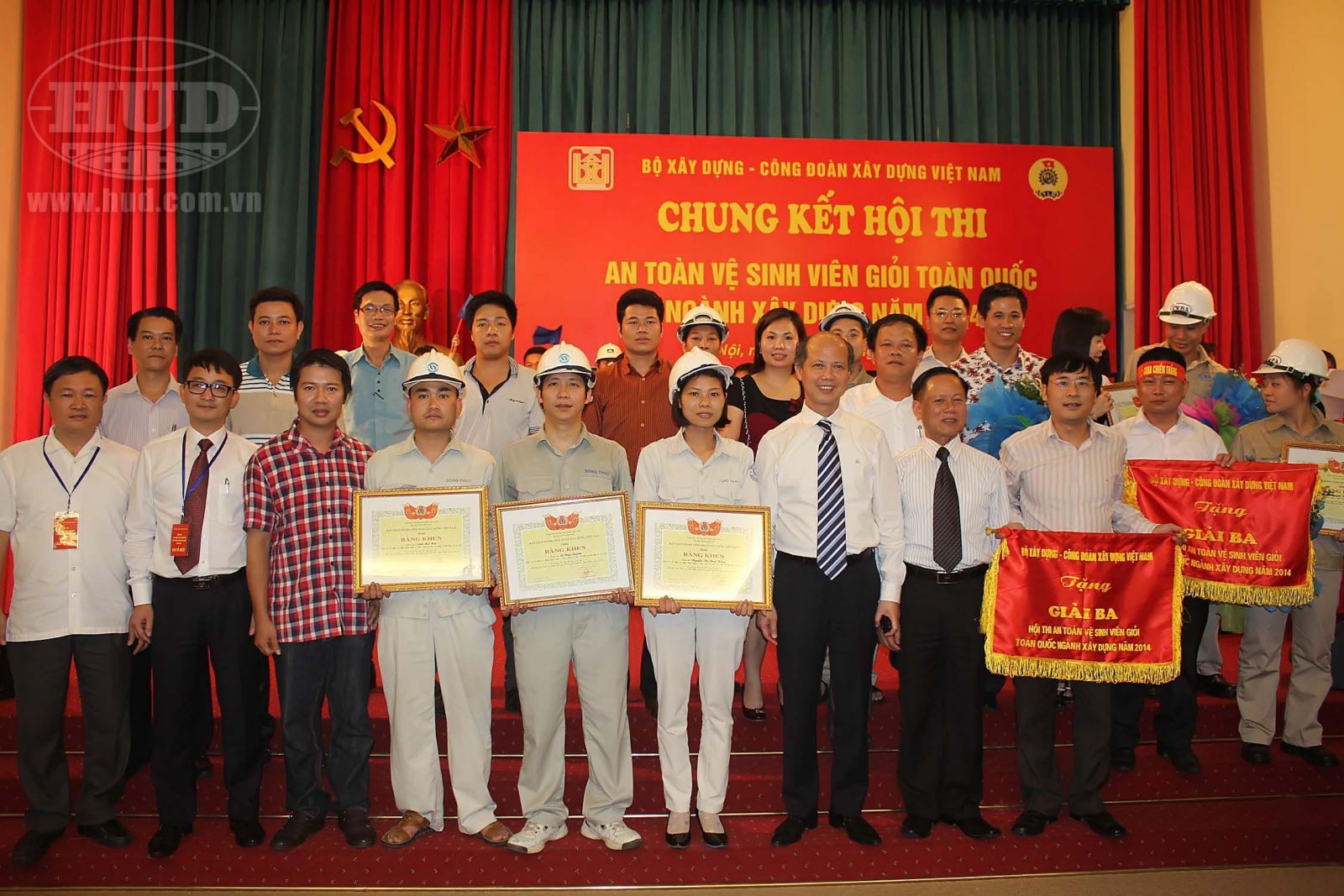 Chung kết “Hội thi An toàn vệ sinh viên giỏi năm 2014”, Công ty CP Xi măng Sông Thao - Tổng công ty HUD đạt giải Ba Chung kết “Hội thi An toàn vệ sinh viên giỏi năm 2014”, Công ty CP Xi măng Sông Thao - Tổng công ty HUD đạt giải Ba